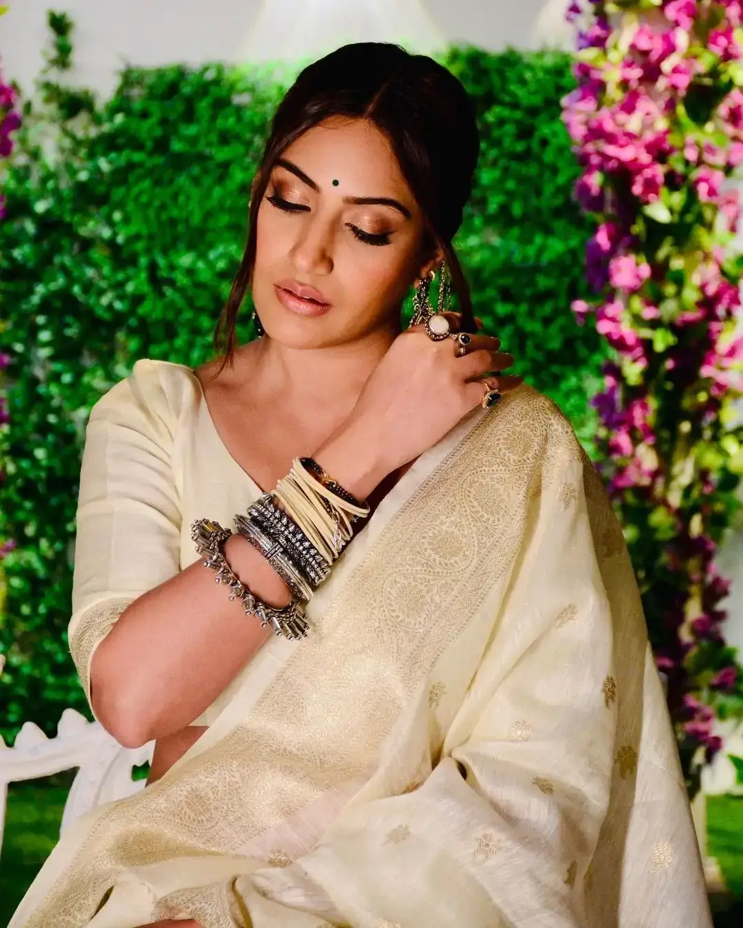 INDIAN ACTRESS SURBHI CHANDNA IN TRADITIONAL WHITE SAREE 4